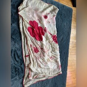 ANNE KLEIN Elegant Floral Scarf